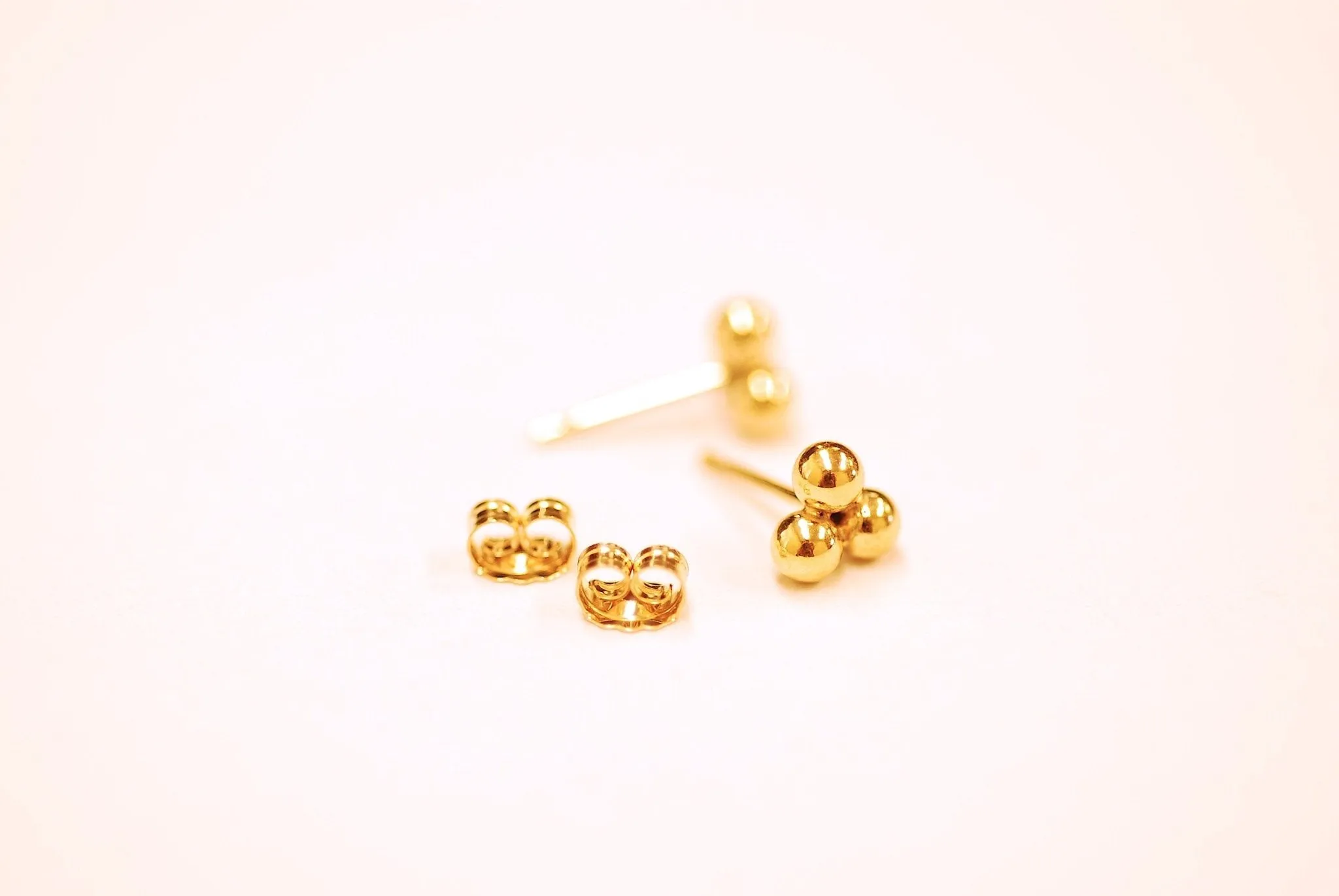 1 Pair 14k Gold Filled or 925 Sterling Silver 3 Ball Ear Stud Earrings Dainty Minimalist Cluster Cartilage Tragus Ear Stud Delicate Earring