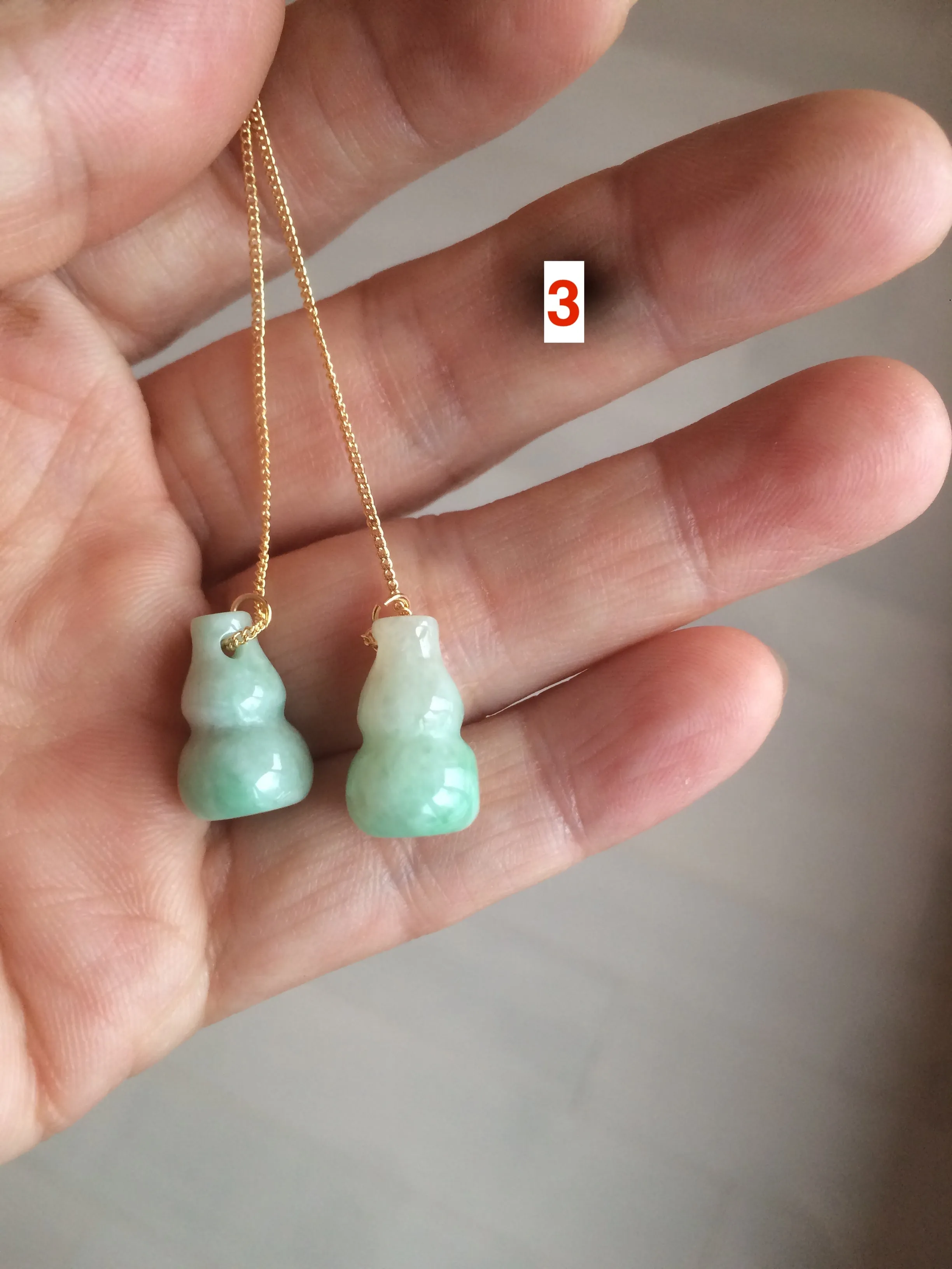 100% Natural sunny green gourd dangling jadeite Jade earring AT74