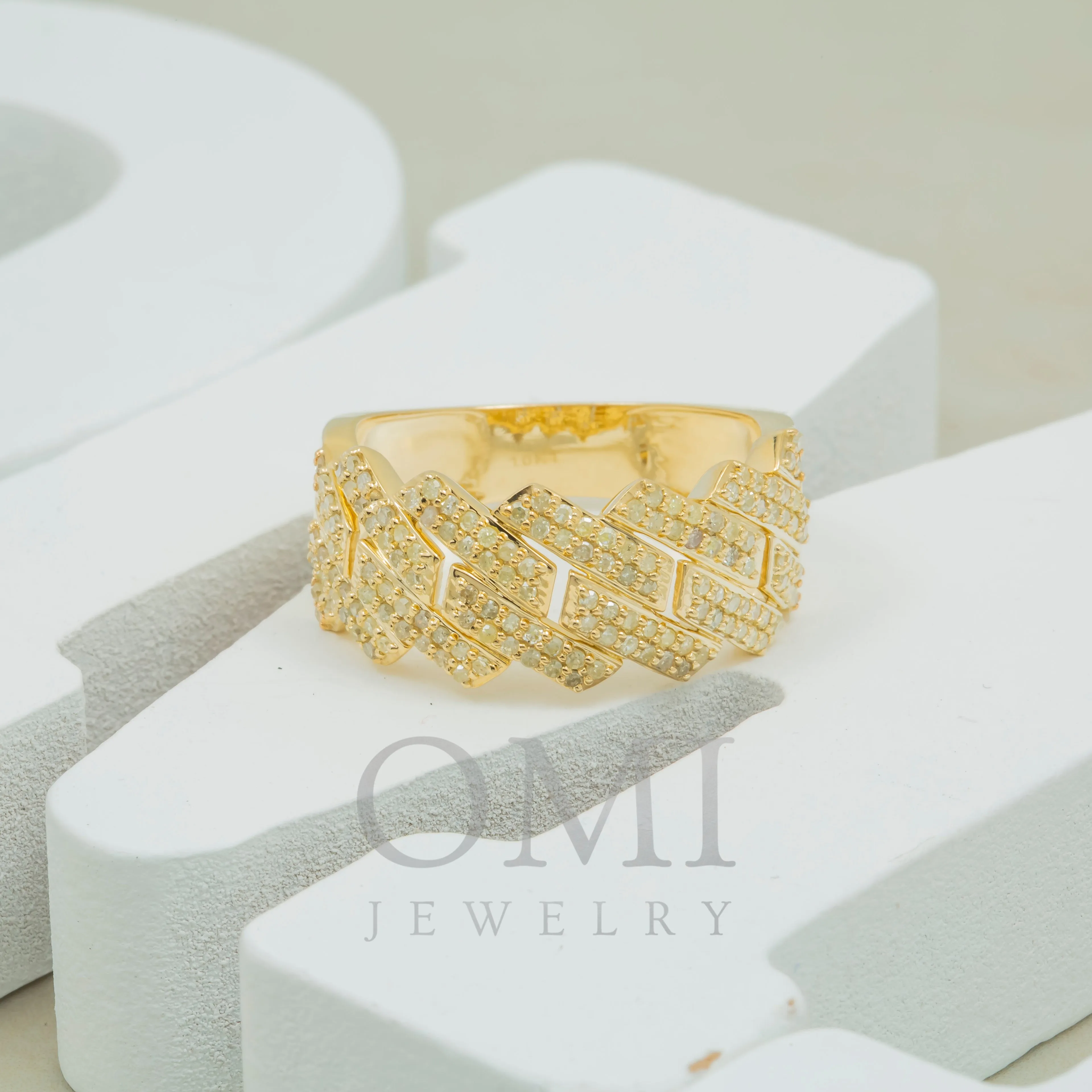 Elegant 10K Gold Round Diamond Cuban Link 1.05 CT Ring