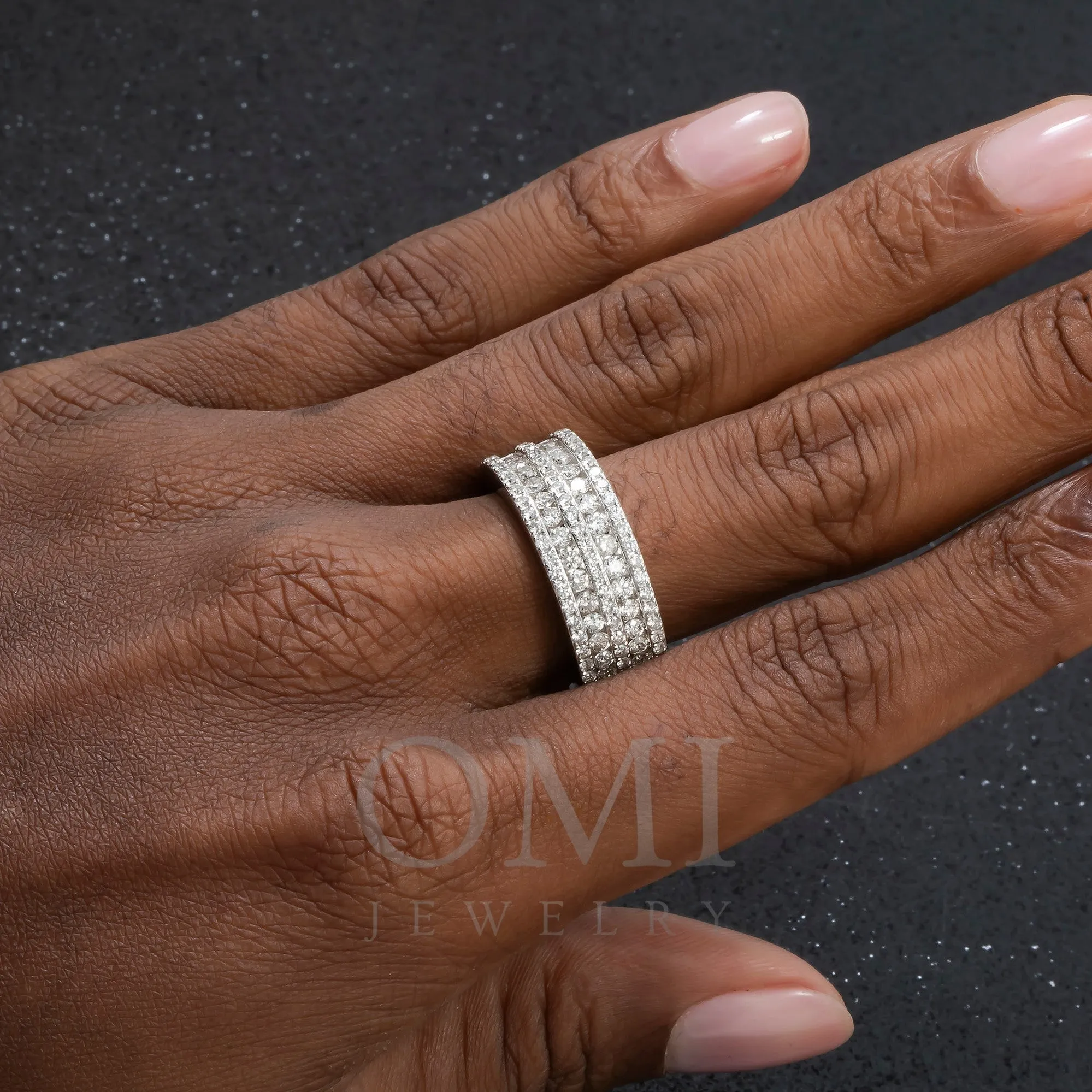 Sure! Here’s an optimized title for your e-commerce product:

14K Gold 2.00 CT Round Diamond Eternity Band Ring - Timeless Elegance for Every Occasion