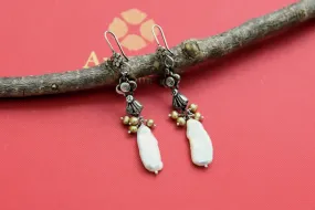 21A038 Antique Silver Earrings with Pearl Drop