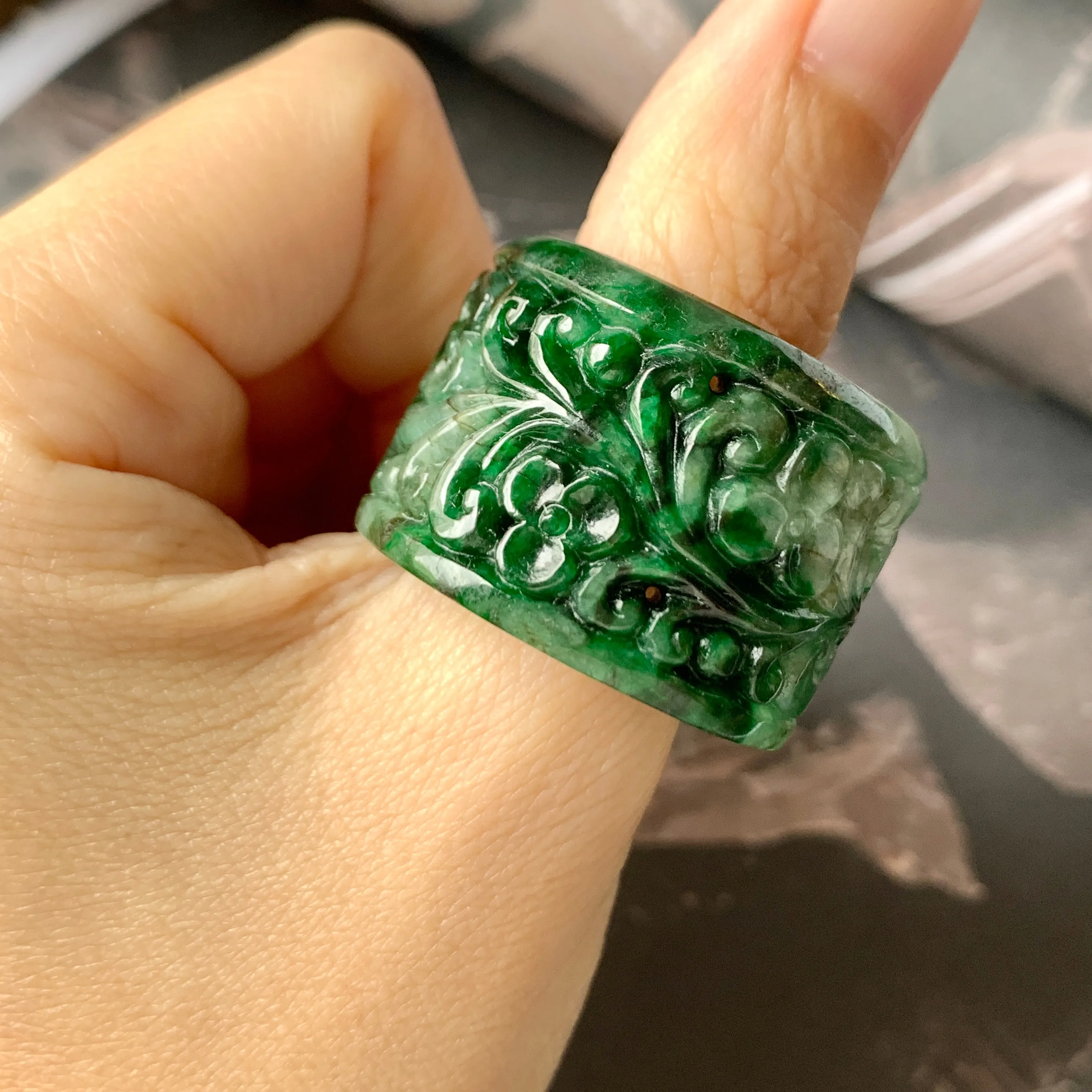 22.3mm A-Grade Natural Floral Imperial Green Jadeite Forest Foliage Archer Ring Band No.162273