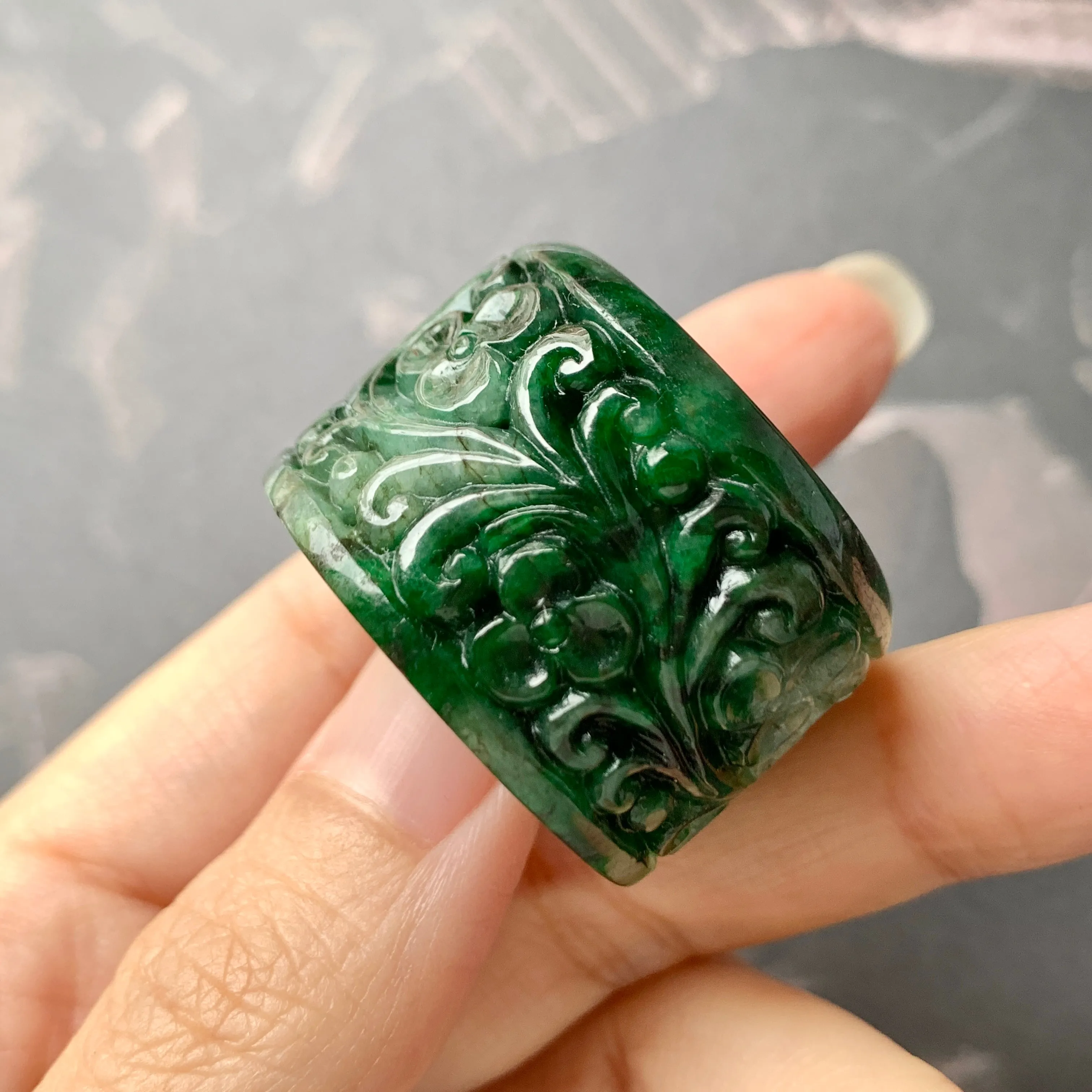 22.3mm A-Grade Natural Floral Imperial Green Jadeite Forest Foliage Archer Ring Band No.162273