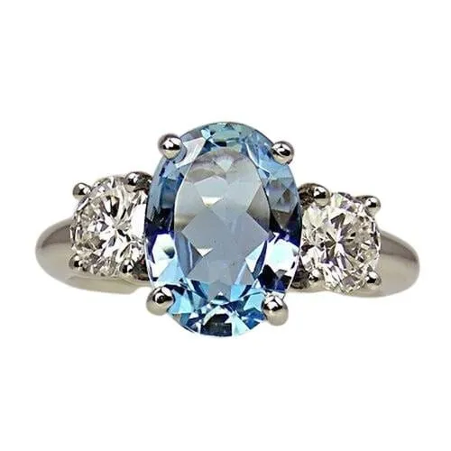 Stunning Oval-Cut Aquamarine Ring in Atmospheric Fashion Style