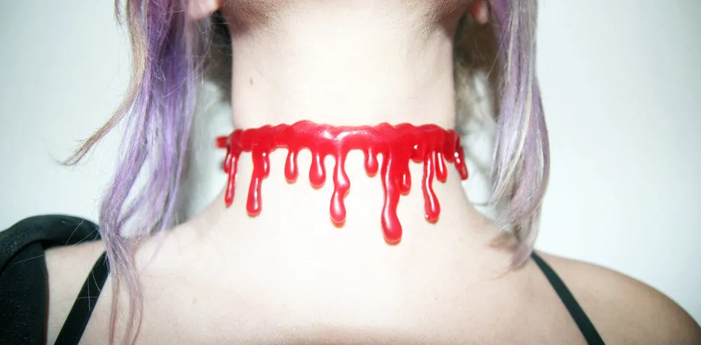 BLOODY DRIP CHOKER