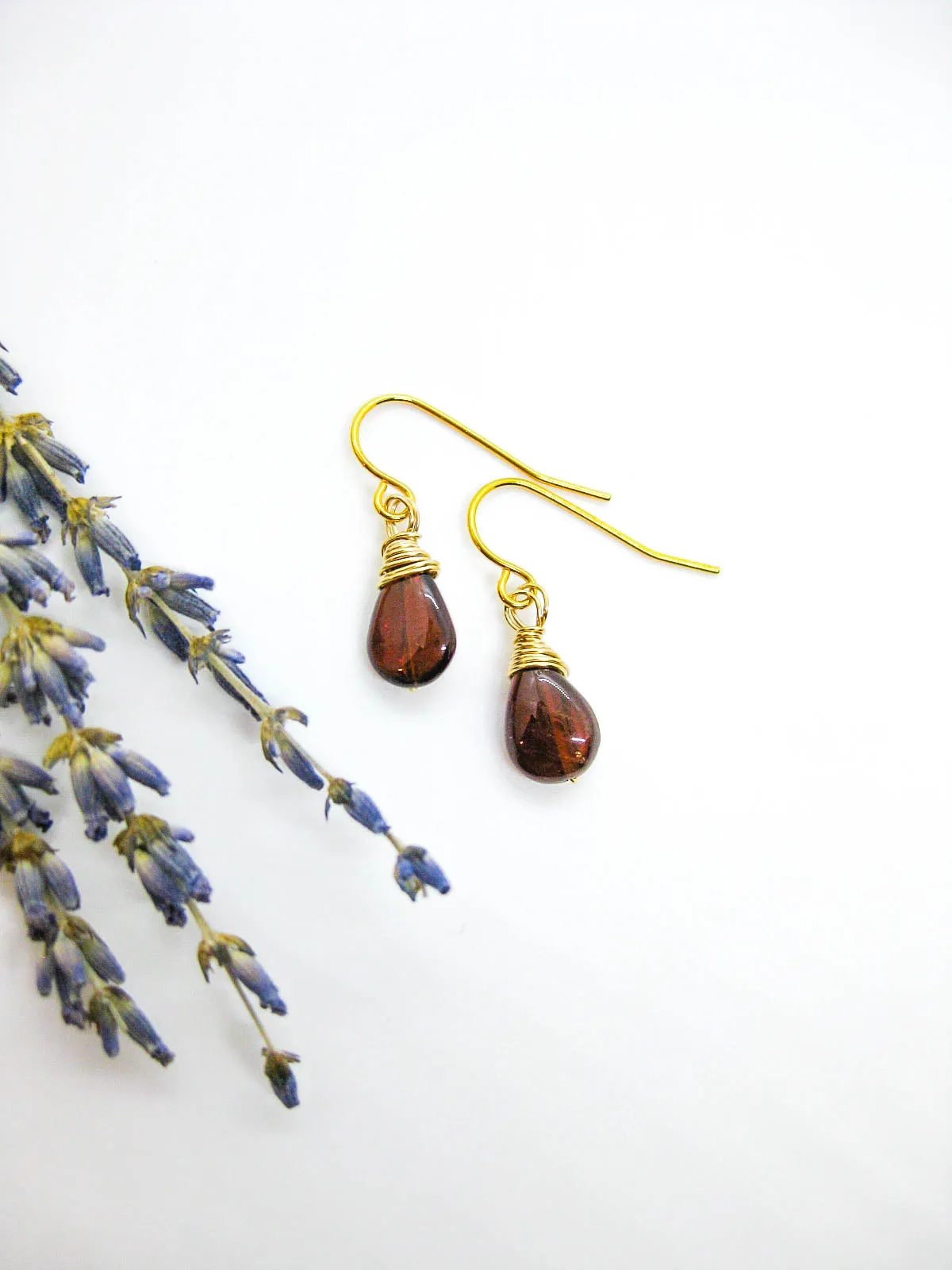 Chamomile: Garnet Earrings - e656