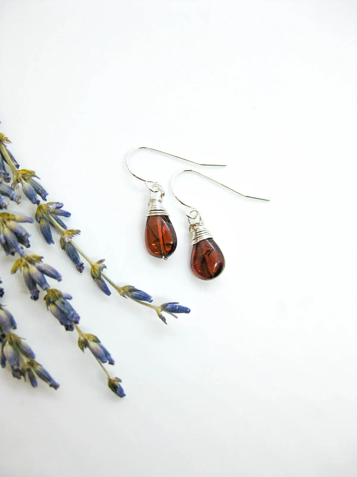 Chamomile: Garnet Earrings - e656