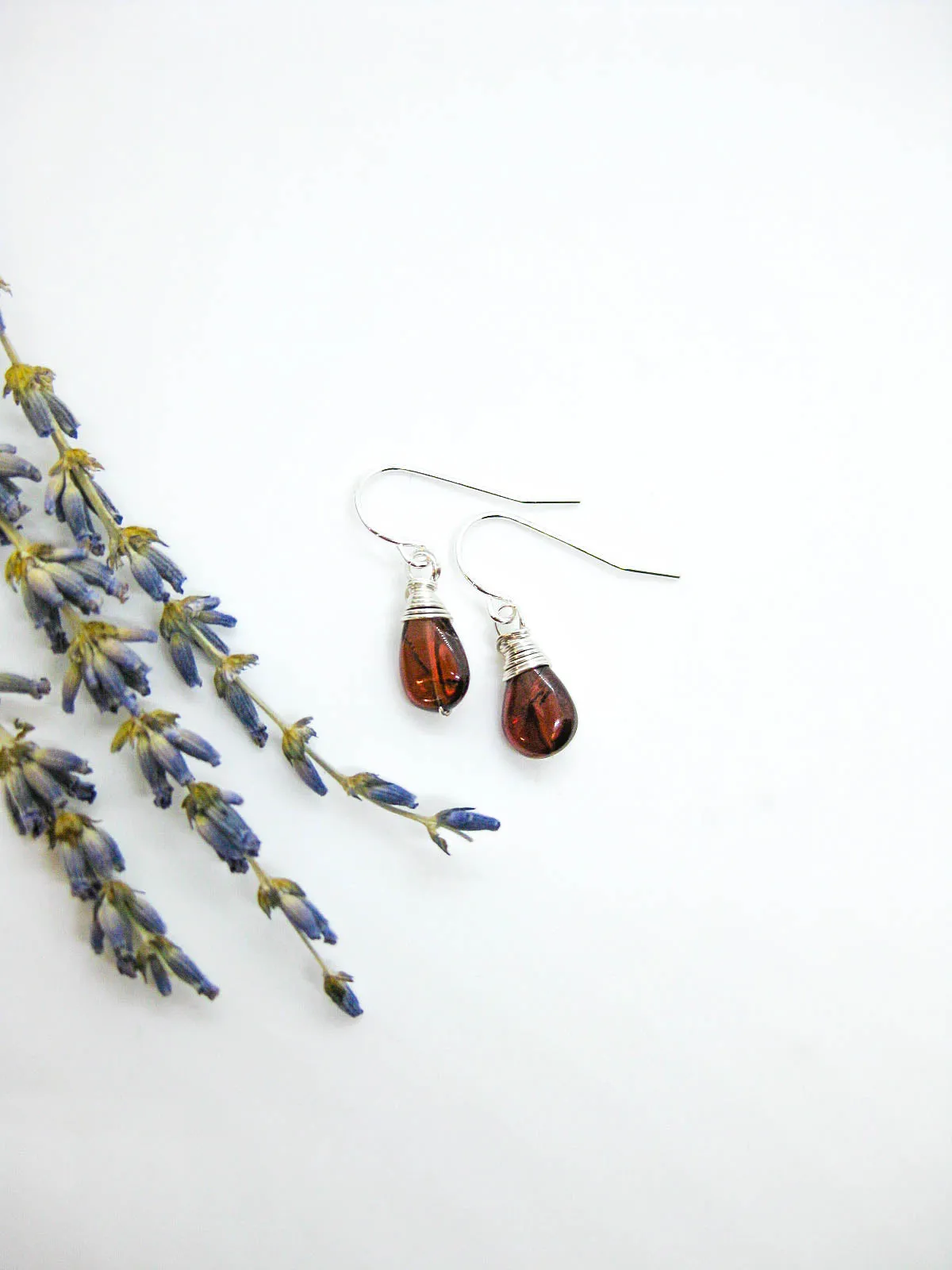 Chamomile: Garnet Earrings - e656