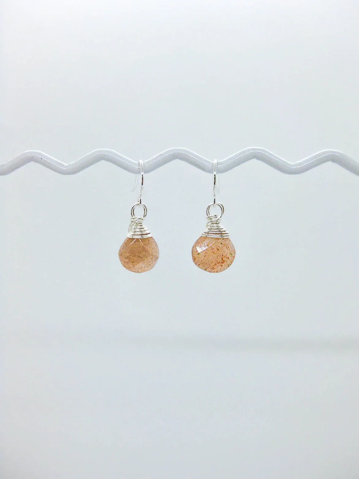 Chamomile: Peach Moonstone Earrings - e678