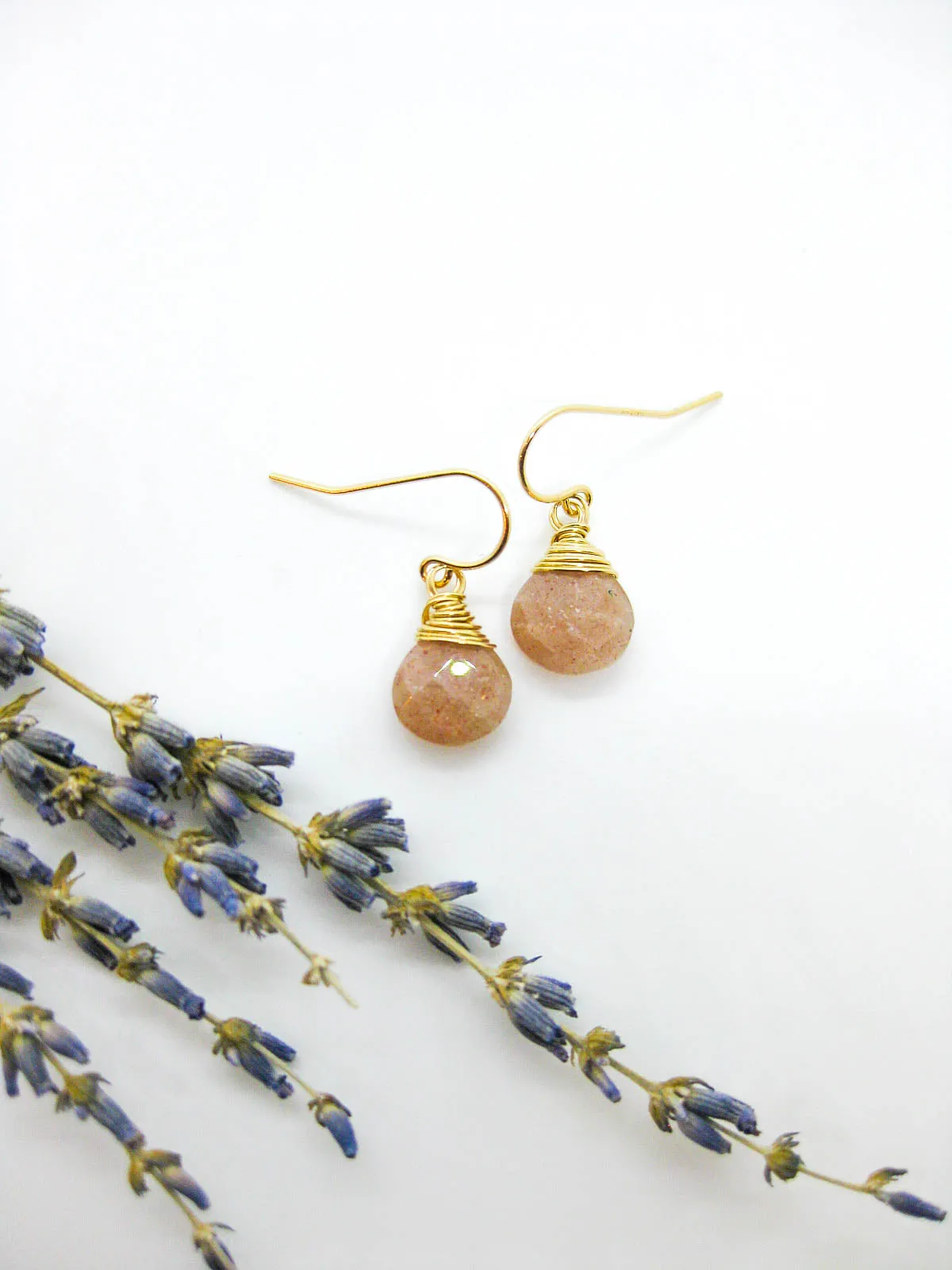 Chamomile: Peach Moonstone Earrings - e678