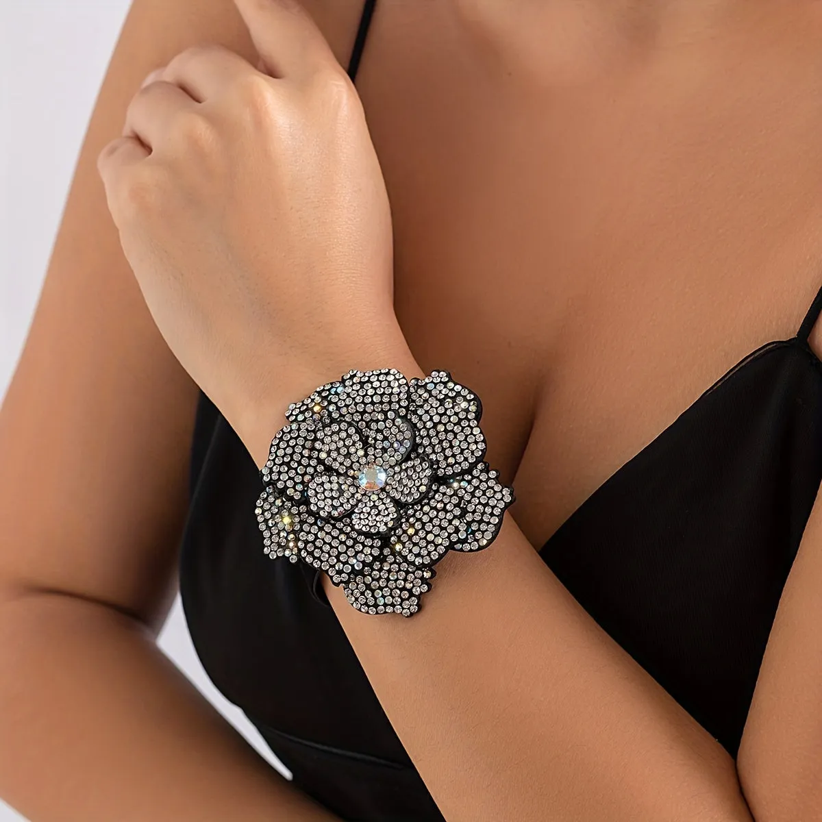 Elegant Vintage Rose Flower Choker & Bangle Set - Rhinestone-Adorned Black Velvet Velour for Women