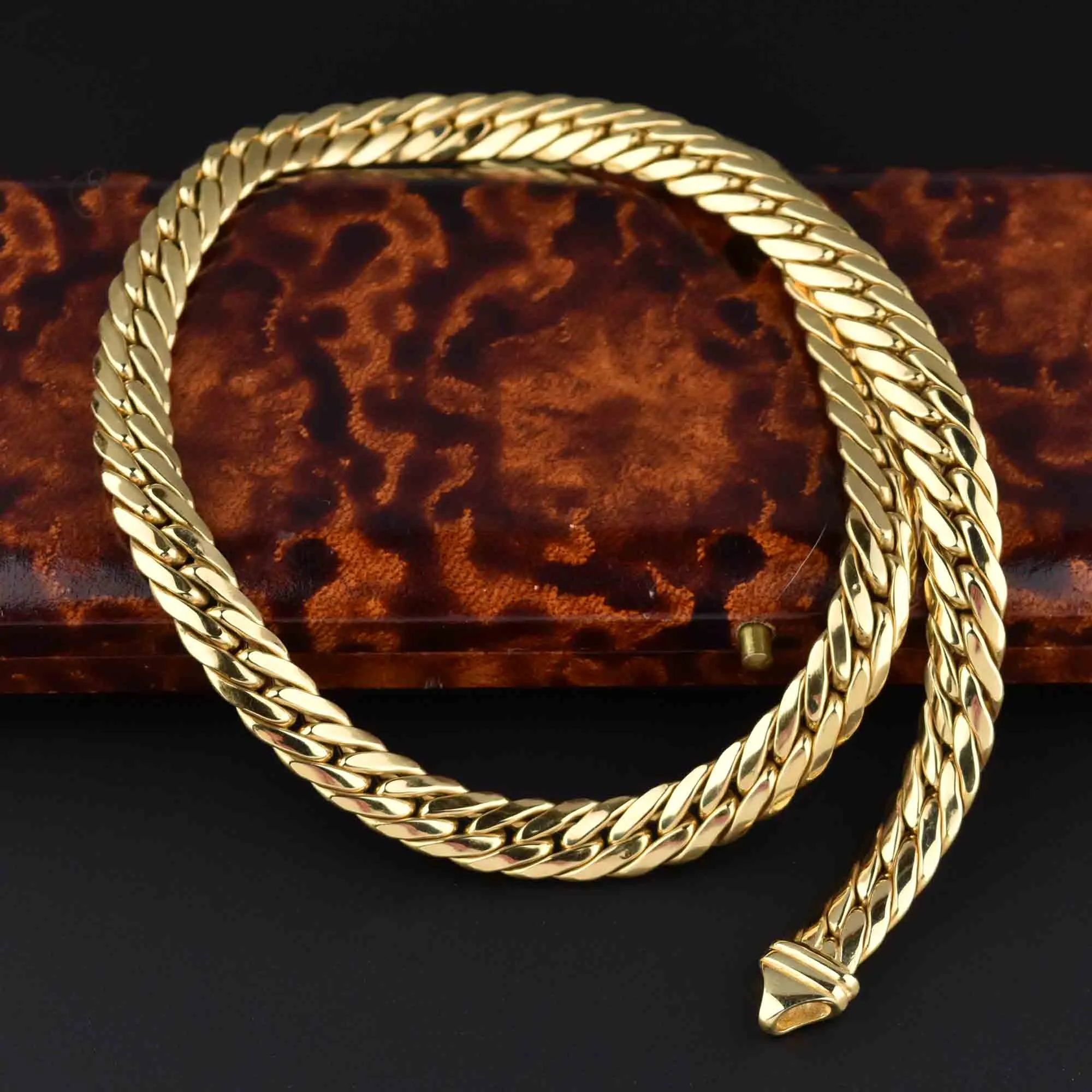 Elegant Solid 18K Gold Flat Curb Chain Necklace - 57g Premium Luxury