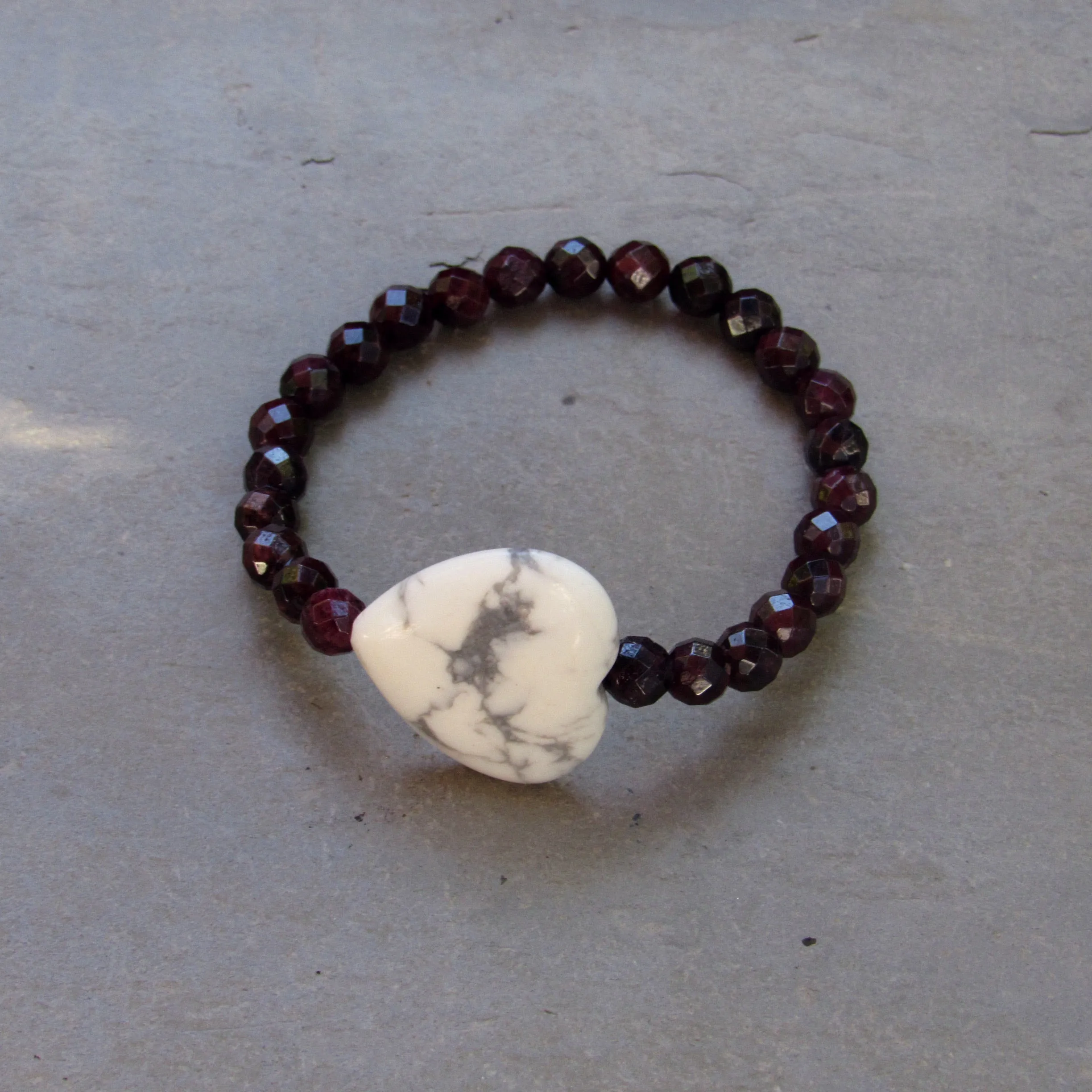 Howlite White Turquoise Gemstone Heart w/ Garnets Bracelet