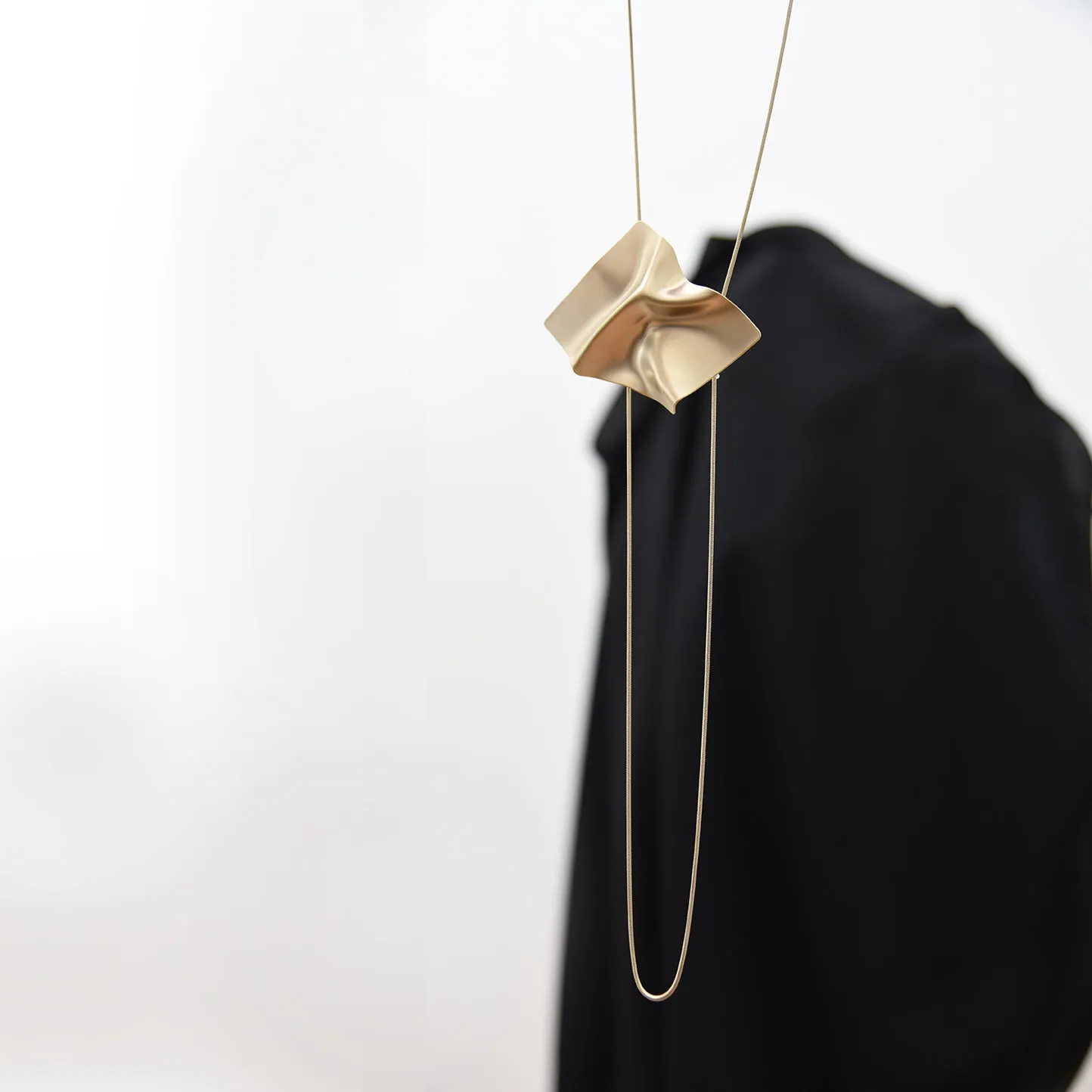 Mobula Lariat Necklace - B Grade