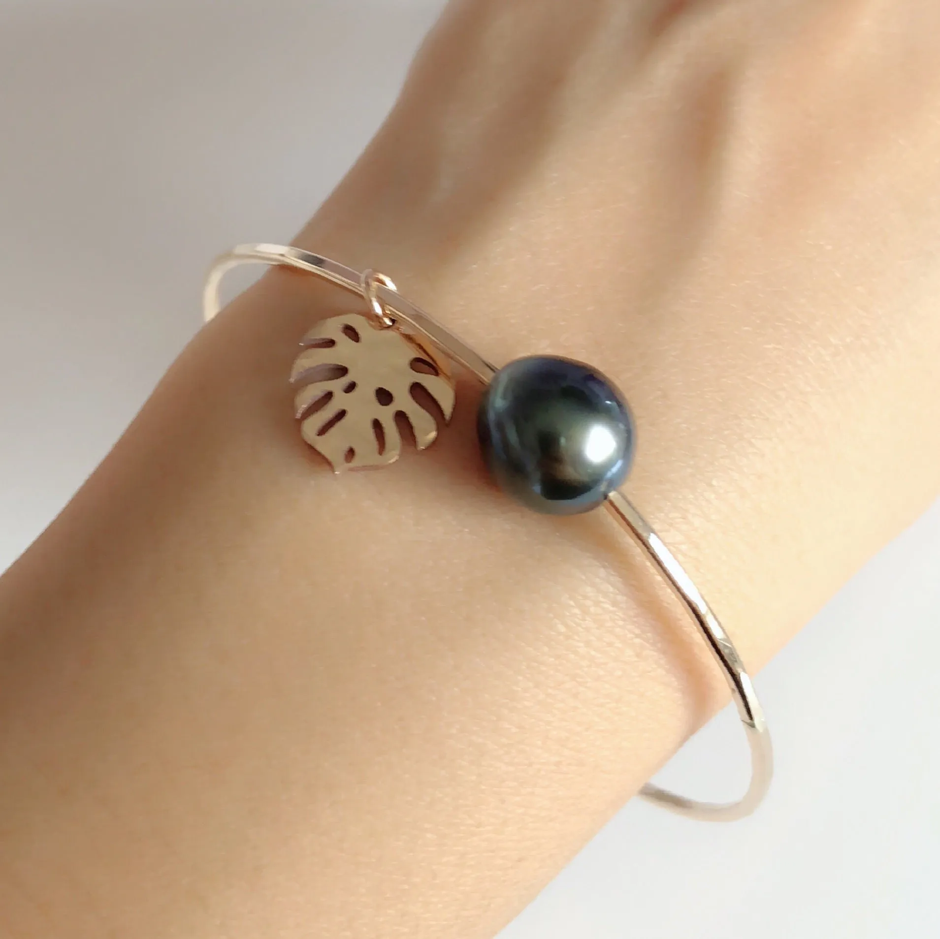 Monstera bangle - tahitian pearl (B380)