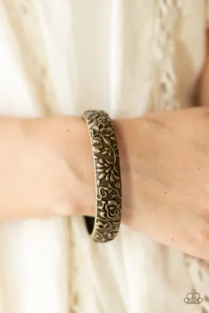 Paparazzi Bracelet ~ Victorian Meadow - Brass