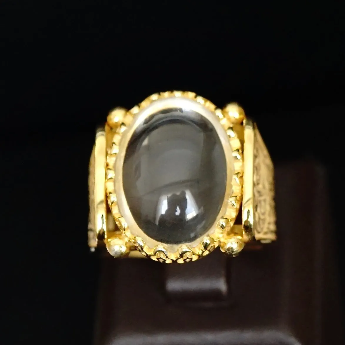 Certainly! Heres an optimized title for your e-commerce product:

**Handmade Unique 18K Yellow Gold Ring with Engraved Durr Al Najaf and Crystal Quartz**