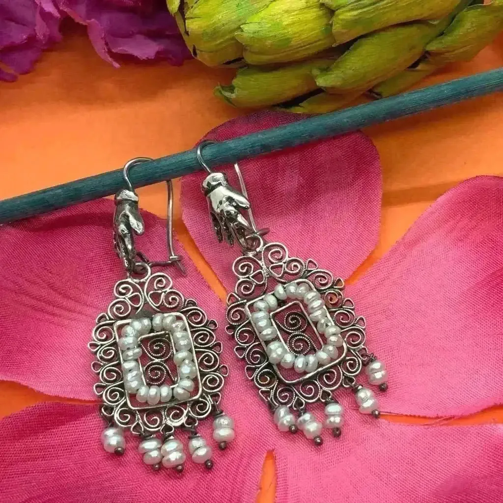 Silver filigree Mexican earrings with hand from Oaxaca, Mexico, bohemian, vintage style with pearls