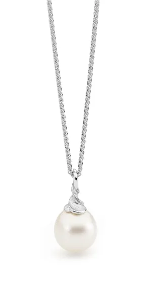 Twist Pearl Pendant