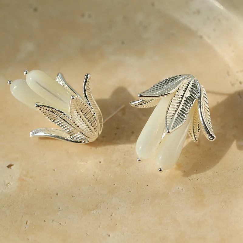 White Shell Magnolia Ear Studs Earring