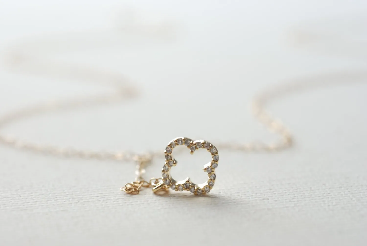 Wholesale Gold Quatrefoil Clover Necklace Lariat with Cubic Zirconia, Clover Lariat,four leaf clover necklace,crystal clover charm,gold clover lariat